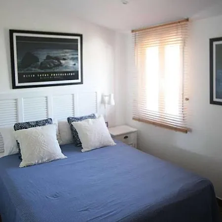 With Great Sea Views And Community Swimming Pool And Private Parking01